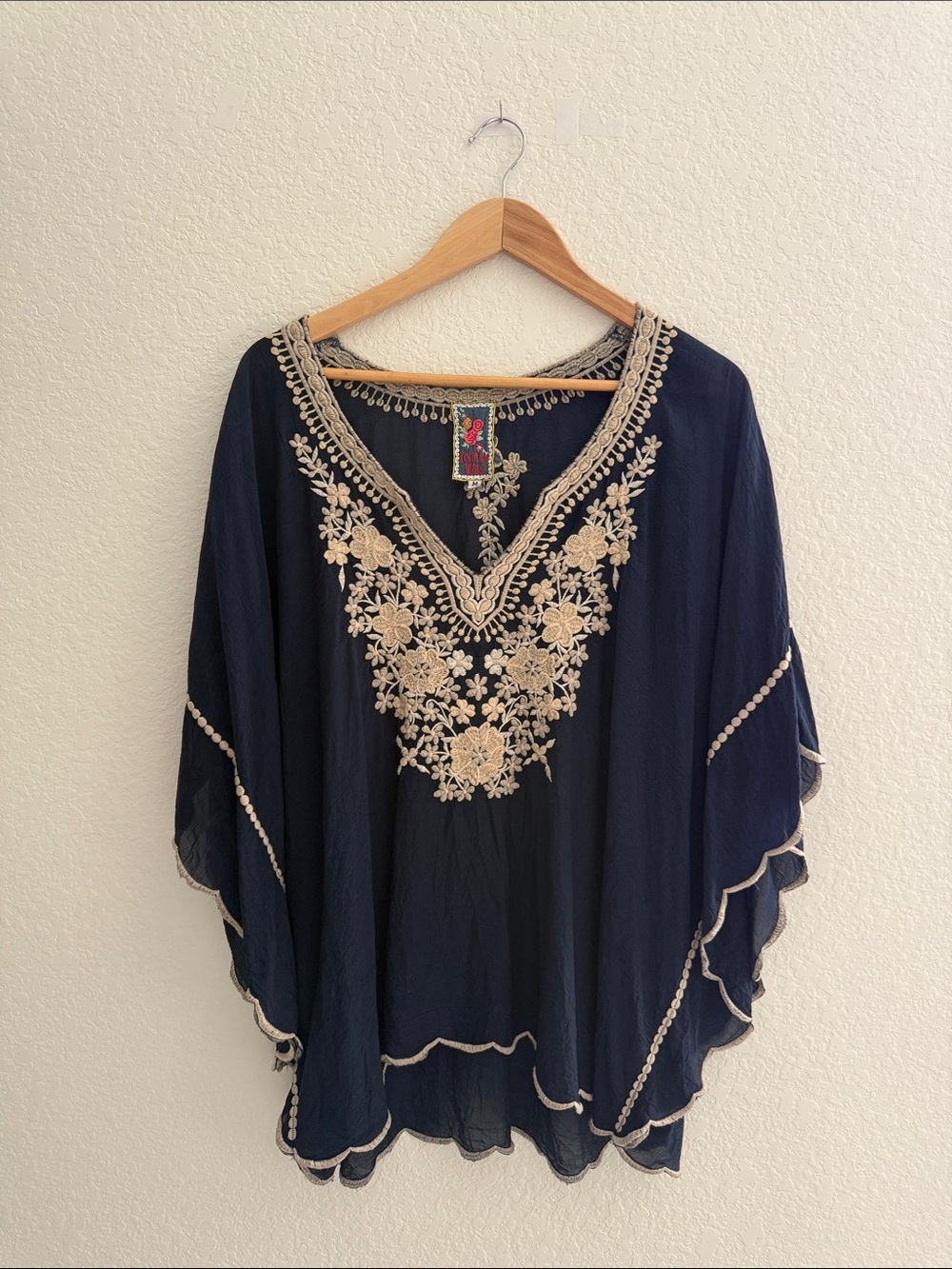 Johnny Was Embroidered Tunic/Blouse Oversized Navy Blue & cream Size M - Picture 2 of 10
